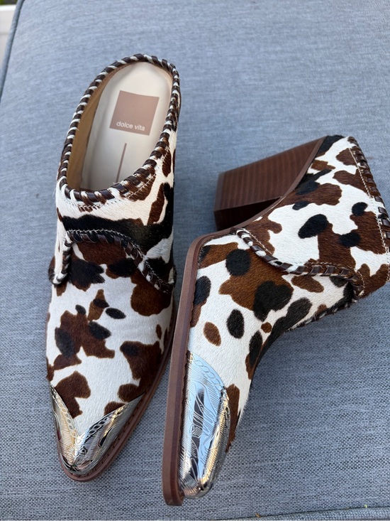 Dolce Vita Shoes - Dolce Vita Brown and White Cow-Print Block Heel Mules with Metallic Toe size 9